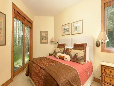 Wood Run Ski in Ski Out Snowmass home